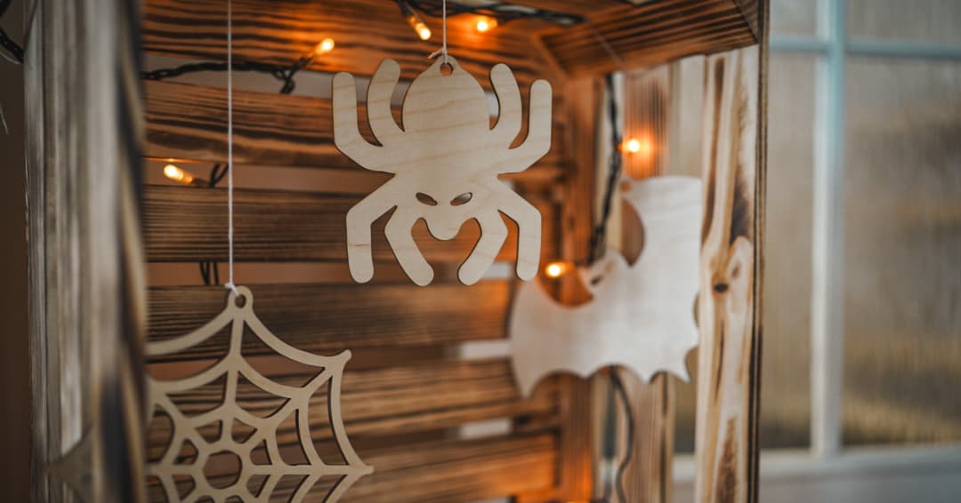 preglejka-s-halloweenskymi-vyrezmi